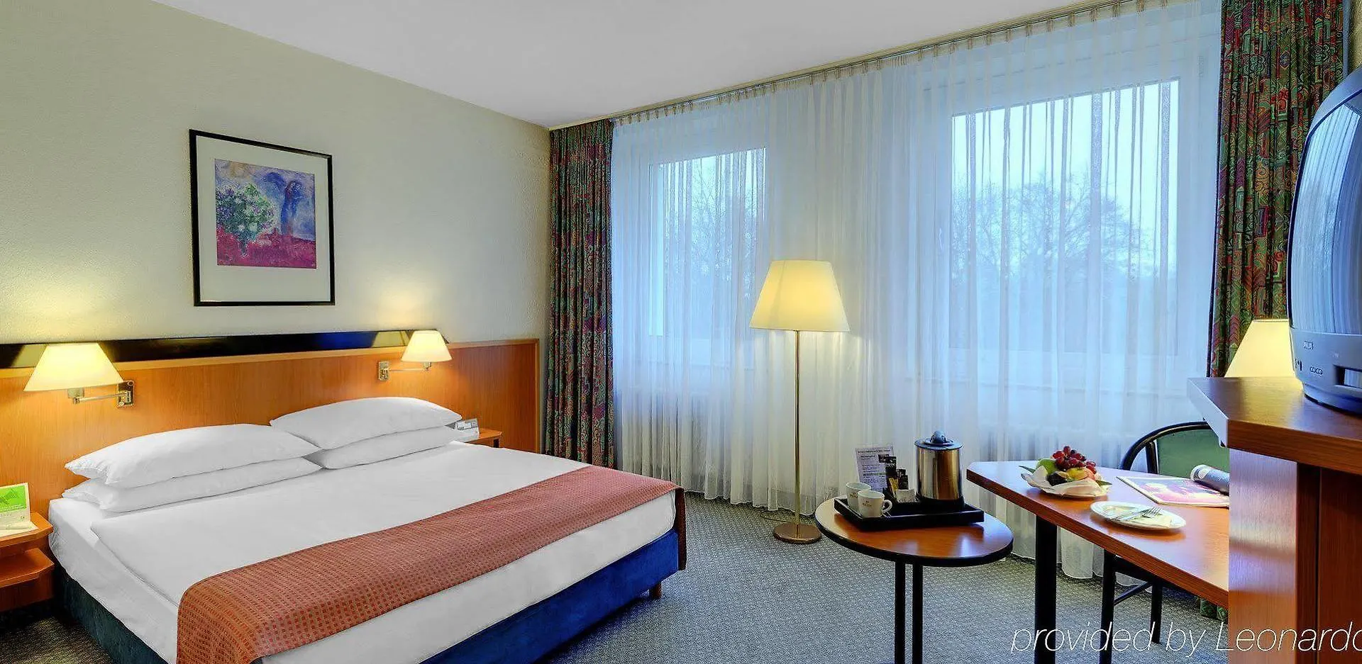 Moxy Berlin Humboldthain Park 4*,